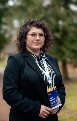 Iryna (Ukraine) - Business Support 